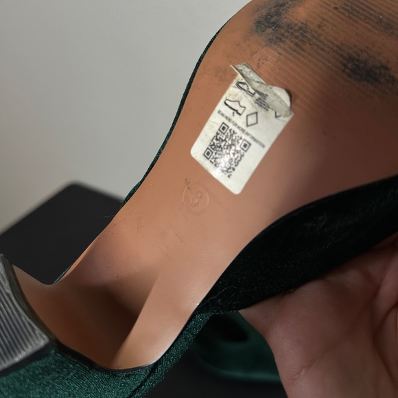 ASOS velvet slip on pointed heels - Picture 2 of 2